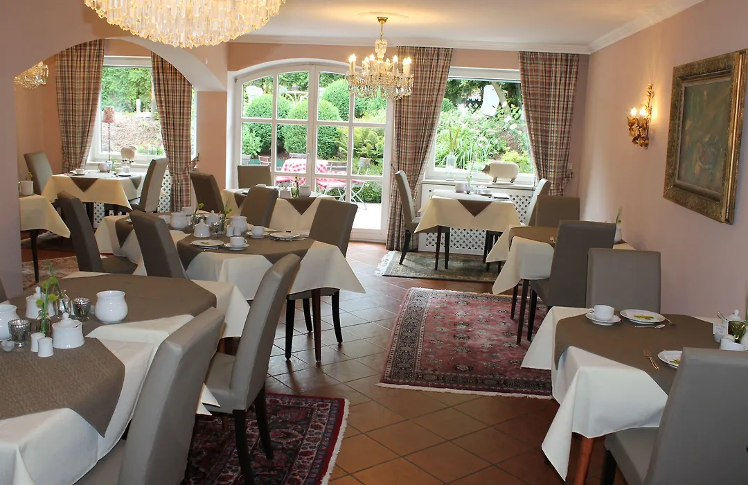 Hotel Garni Bellevue-1